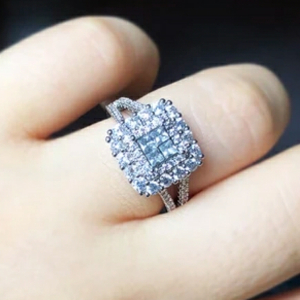 Silver Cubic Zirconia Ring - Picture 3 of 4